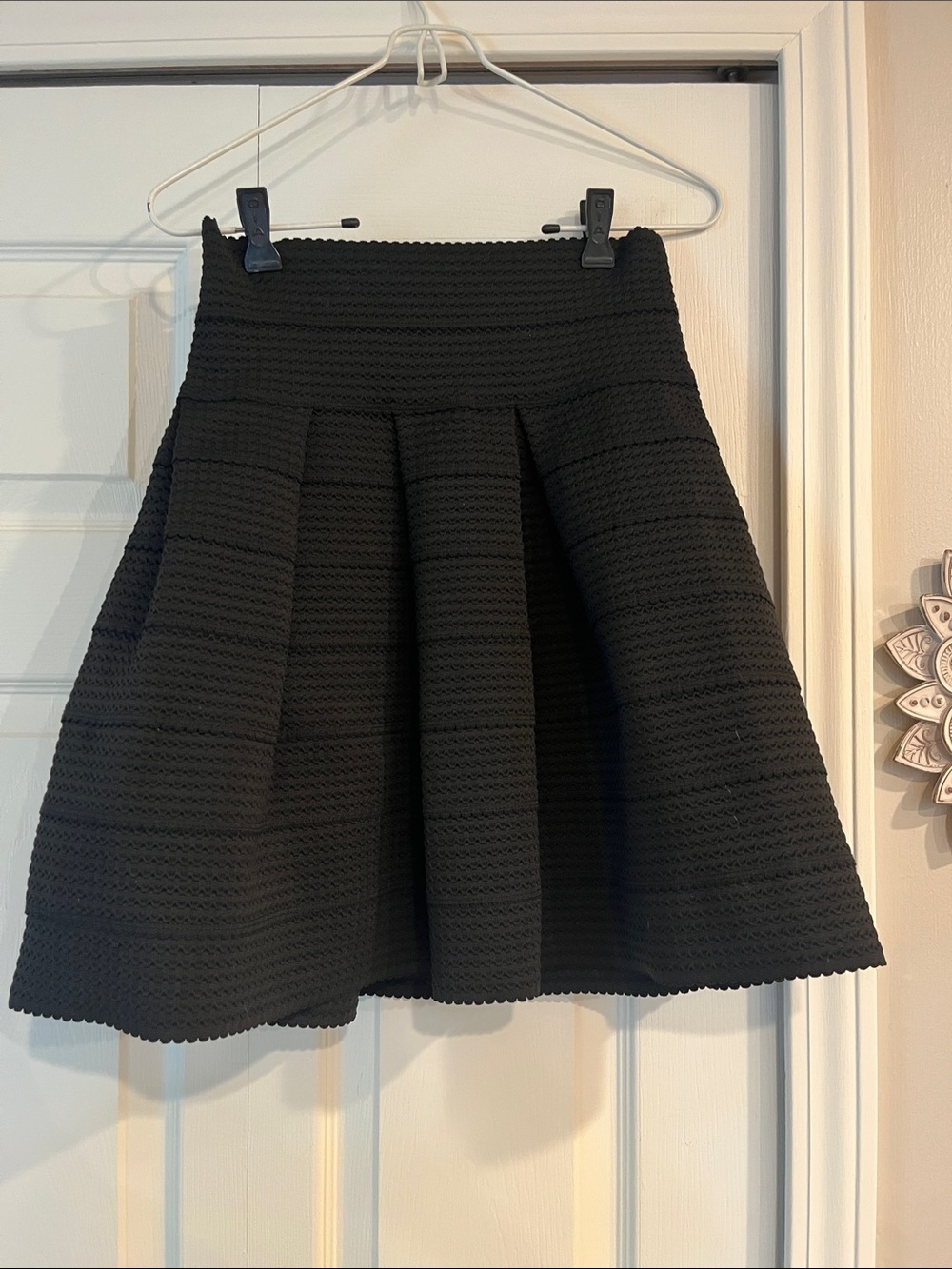 H&M Black Textured A-Line Skirt